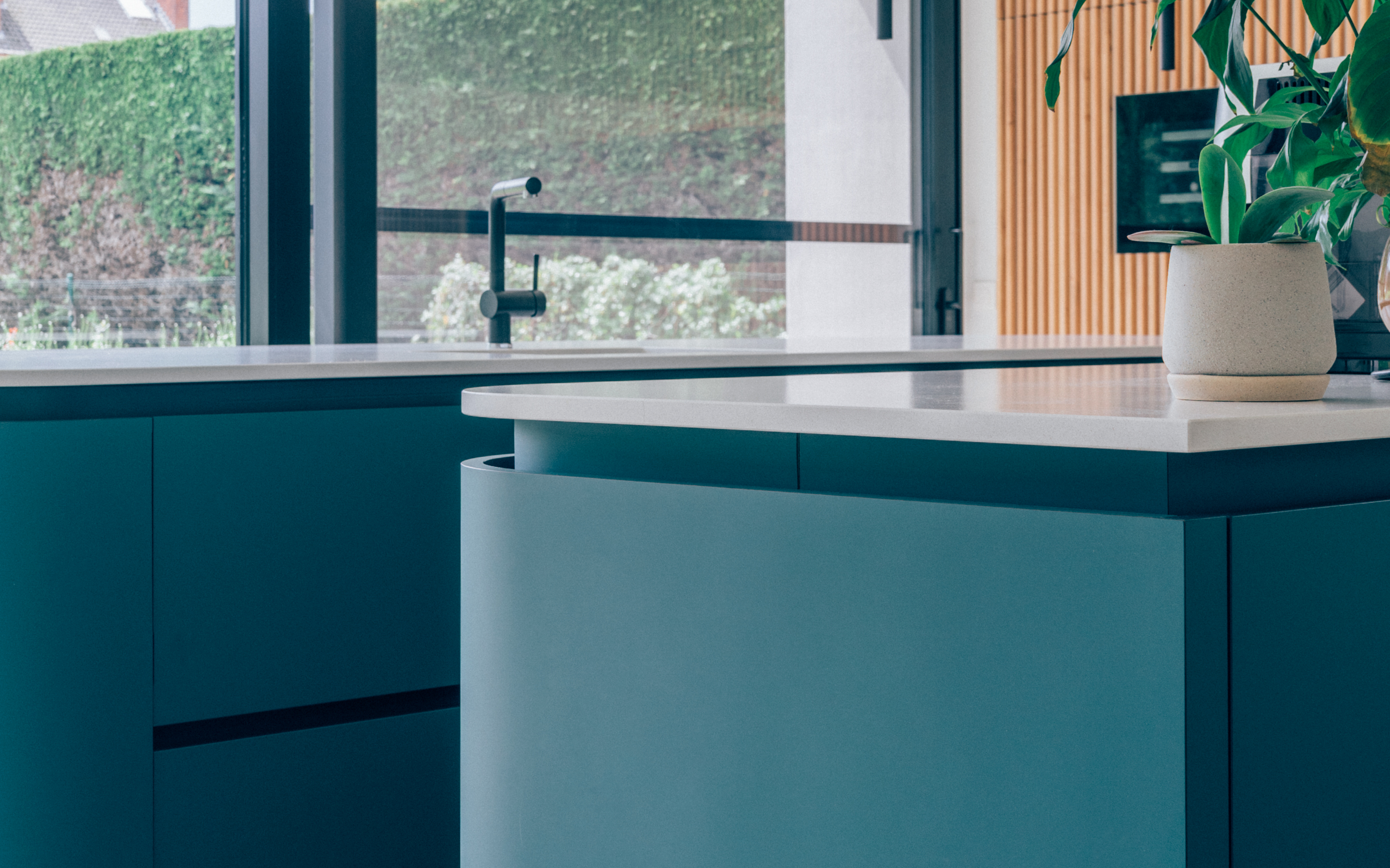 POLYREY - Bleu Pétrole kitchen - Belgium