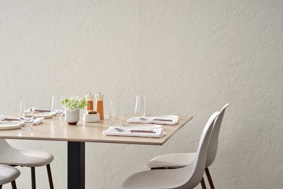 Light & Bright Dining