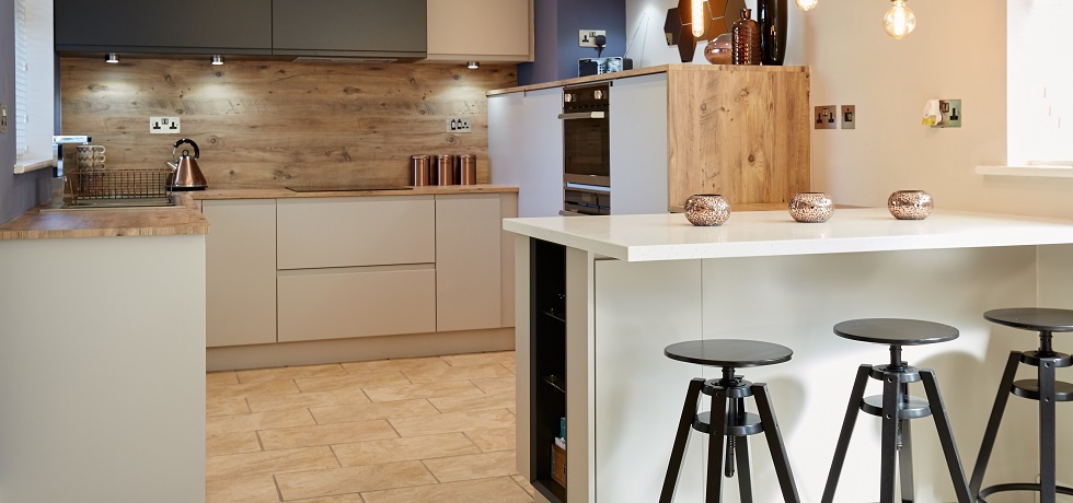 Earthstone Gemini & Laminate Mississippi Pine
